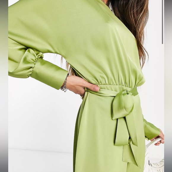 Lola May - Tie Waist Wide Leg Satin Jumpsuit in chartreuse green NWT - Picture 2 of 7